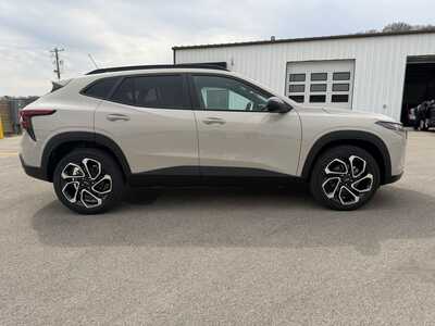 2026 Chevrolet Trax, $28280. Photo 8