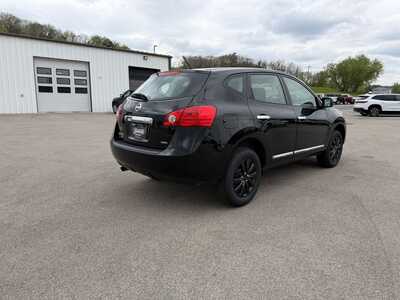 2015 Nissan Rogue, $10080. Photo 5