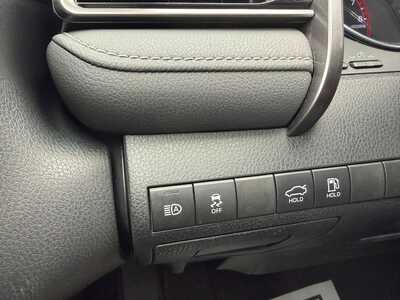 2019 Toyota Camry, $25080. Photo 12