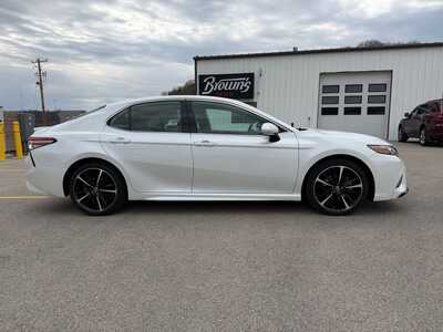 2019 Toyota Camry, $25080. Photo 3