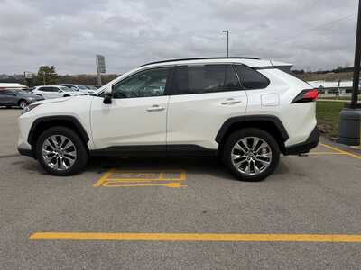 2021 Toyota RAV4, $29080. Photo 12