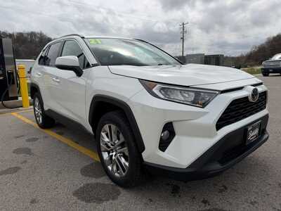 2021 Toyota RAV4, $29080. Photo 3