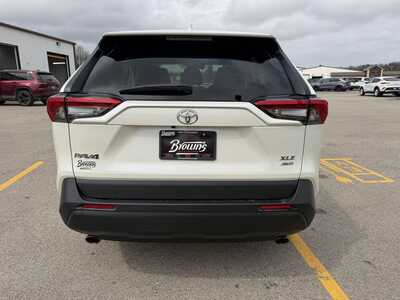 2021 Toyota RAV4, $29080. Photo 6