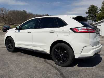 2024 Ford Edge, $33900. Photo 2