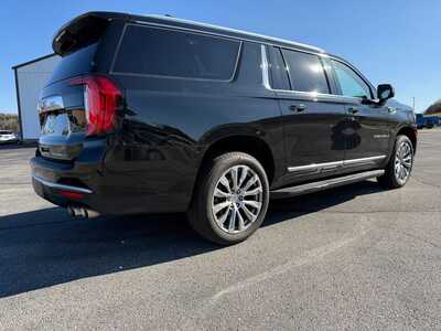 2022 GMC Yukon XL, $58900. Photo 7