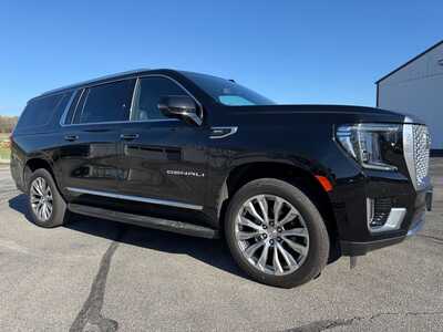 2022 GMC Yukon XL, $58900. Photo 8