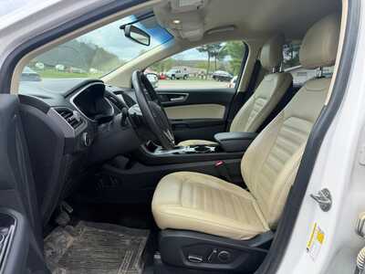 2018 Ford Edge, $19500. Photo 3