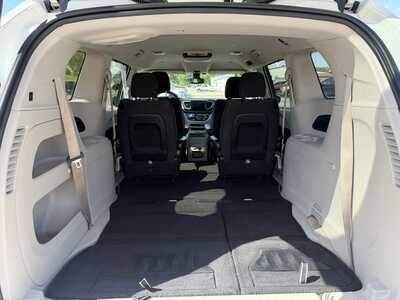 2017 Chrysler Pacifica, $12080. Photo 11