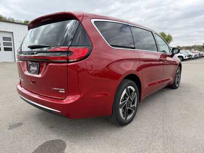 2027 Chrysler Pacifica, $53571. Photo 5