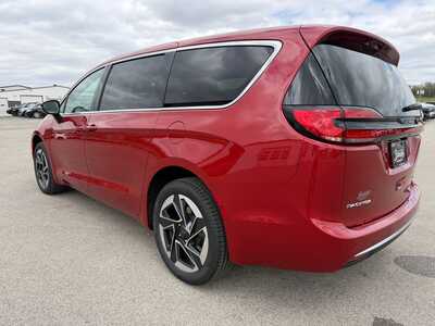 2027 Chrysler Pacifica, $53571. Photo 7