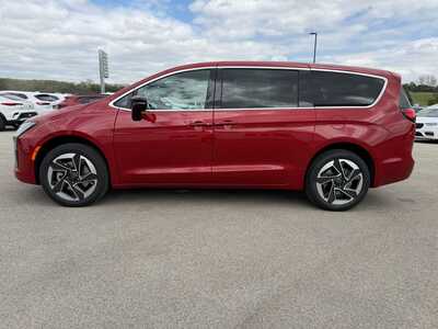2027 Chrysler Pacifica, $53571. Photo 8