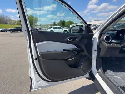 2026 Chevrolet Trax, $25285. Photo 11