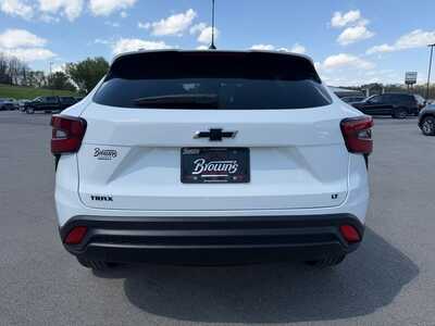 2026 Chevrolet Trax, $25285. Photo 6