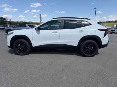 2026 Chevrolet Trax, $25285. Photo 8