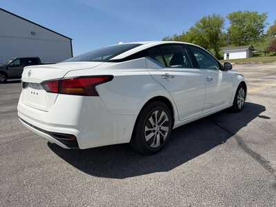 2020 Nissan Altima, $13080. Photo 3