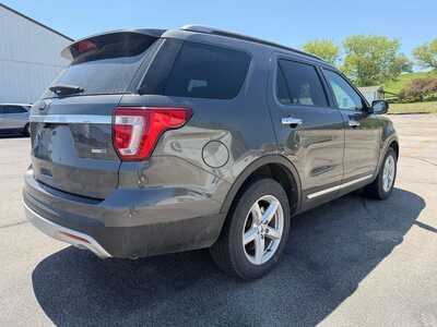 2016 Ford Explorer, $13080. Photo 3