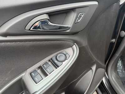 2025 Chevrolet Malibu, $21900. Photo 12