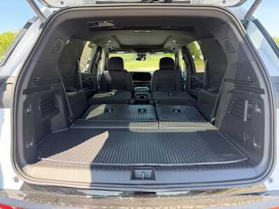 2026 Chevrolet Traverse, $60810. Photo 12