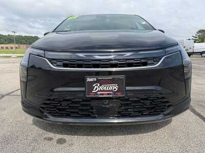 2027 Chrysler Pacifica, $49074. Photo 2