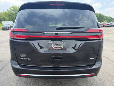 2027 Chrysler Pacifica, $49074. Photo 6