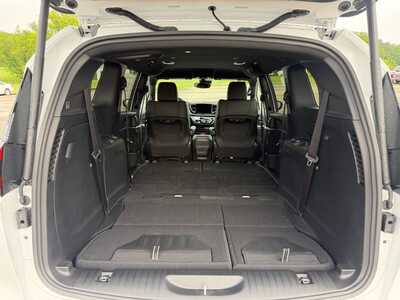 2027 Chrysler Pacifica, $43714. Photo 11