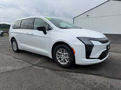 2027 Chrysler Pacifica, $43714. Photo 3