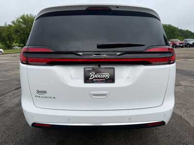 2027 Chrysler Pacifica, $43714. Photo 6