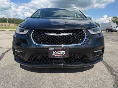 2022 Chrysler Pacifica, $30080. Photo 2