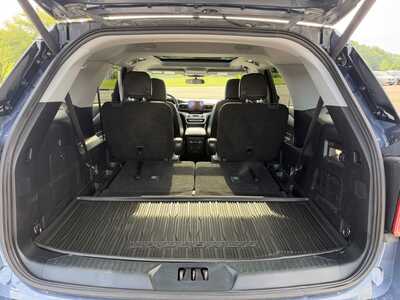 2021 Ford Explorer, $28900. Photo 11