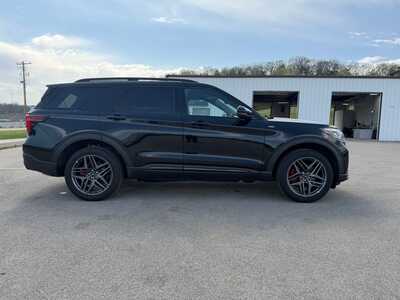 2025 Ford Explorer, $41680. Photo 4