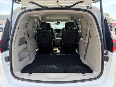 2022 Chrysler Pacifica, $25900. Photo 11