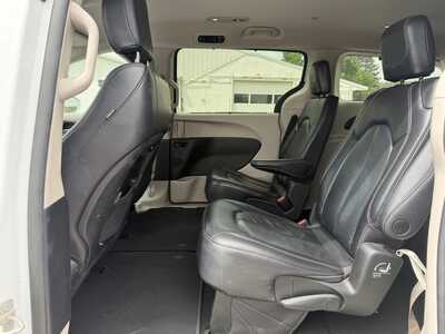 2022 Chrysler Pacifica, $26900. Photo 6