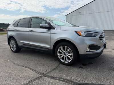 2022 Ford Edge, $23900. Photo 3