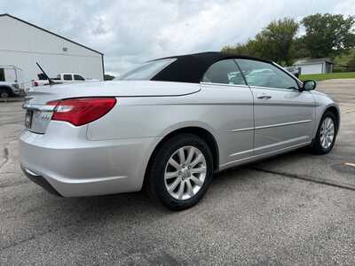 2011 Chrysler 200, $9900. Photo 5