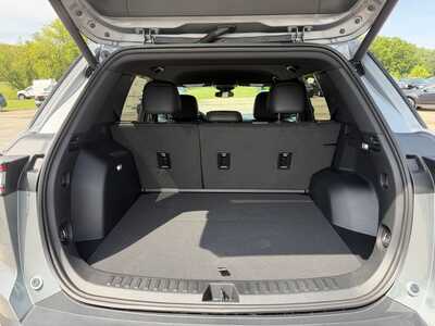 2027 Chevrolet Equinox, $36090. Photo 9