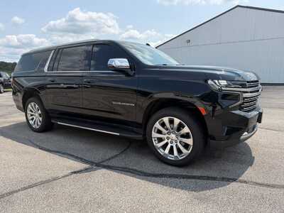 2021 Chevrolet Suburban, $44900. Photo 2