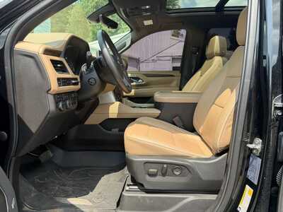 2021 Chevrolet Suburban, $44900. Photo 5
