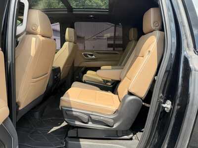 2021 Chevrolet Suburban, $44900. Photo 6