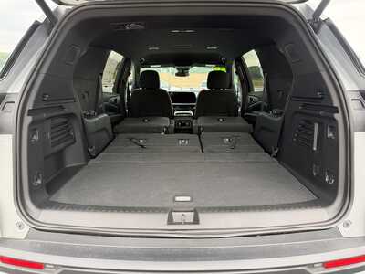 2026 Chevrolet Traverse, $43795. Photo 12