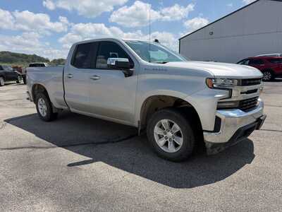 2020 Chevrolet 1500 Ext Cab, $21900. Photo 2
