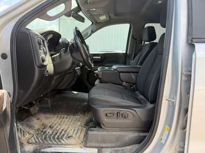2020 Chevrolet 1500 Ext Cab, $21900. Photo 5