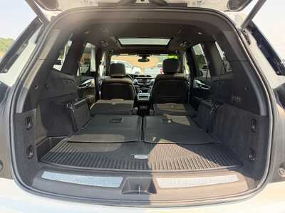 2024 Cadillac XT6, $42900. Photo 12