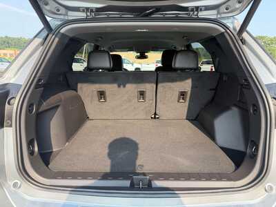 2024 Chevrolet Equinox, $28900. Photo 9