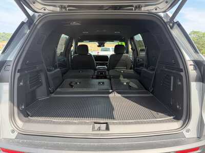 2027 Chevrolet Traverse, $49925. Photo 12