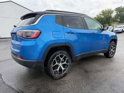 2024 Jeep Compass, $22900. Photo 3