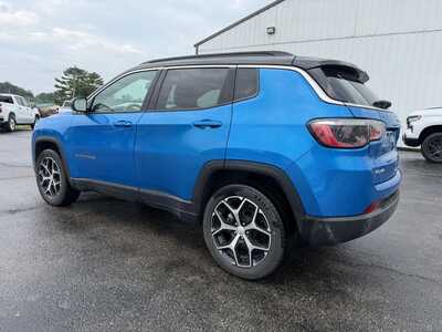 2024 Jeep Compass, $22900. Photo 4