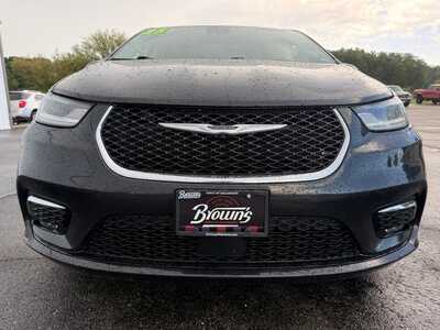 2023 Chrysler Pacifica, $22900. Photo 2