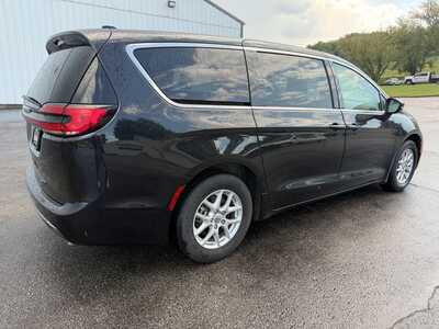 2023 Chrysler Pacifica, $22900. Photo 5