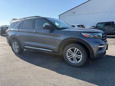 2022 Ford Explorer, $23900. Photo 2