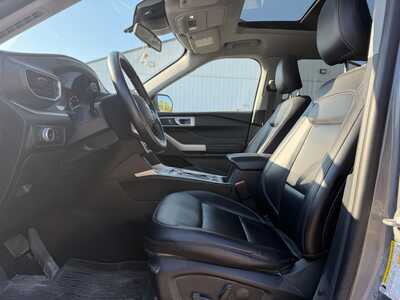 2022 Ford Explorer, $23900. Photo 5